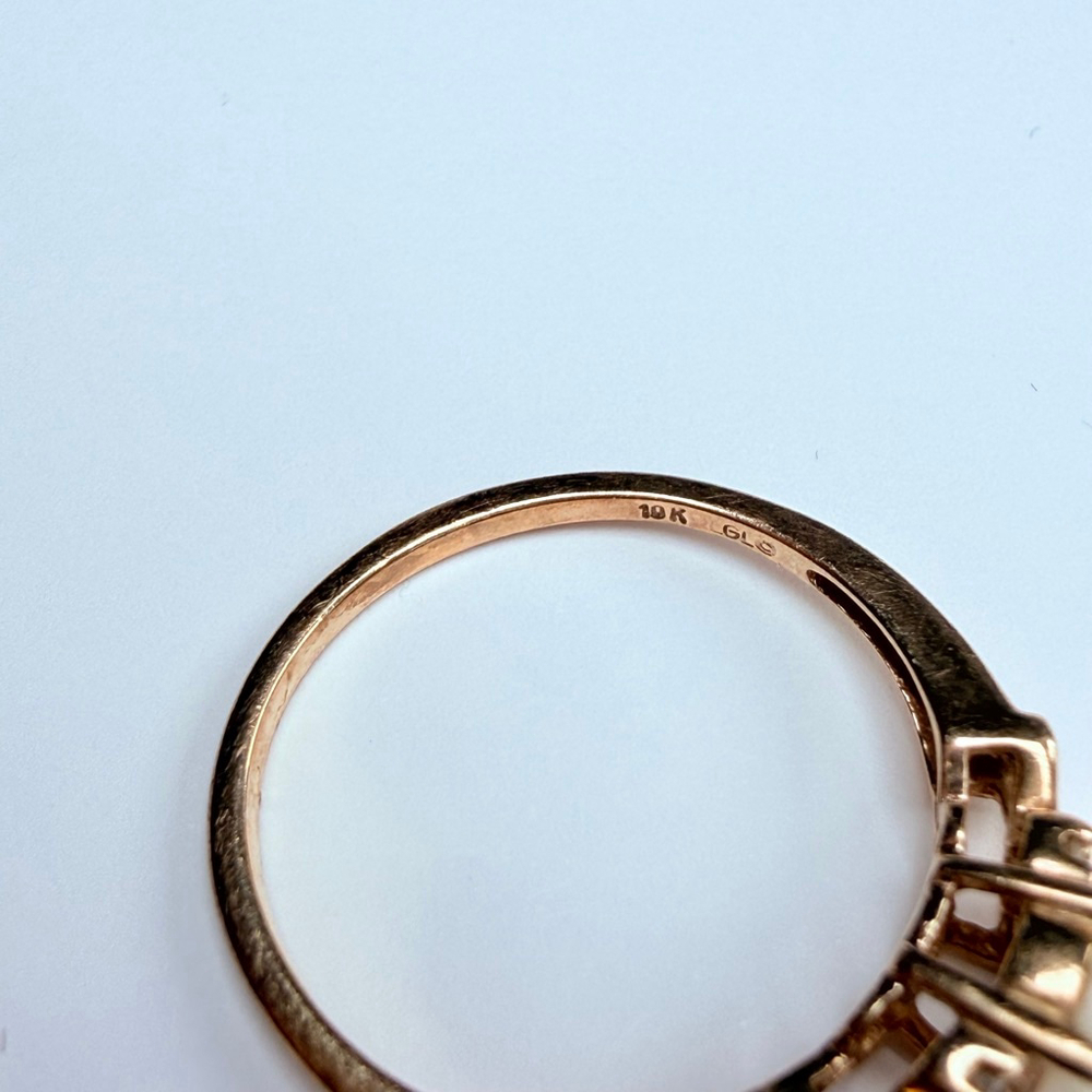10K Solid Yellow Gold Milky White Opal & Real Diamond Leer Gem Vintage Ring - Picture 3 of 9